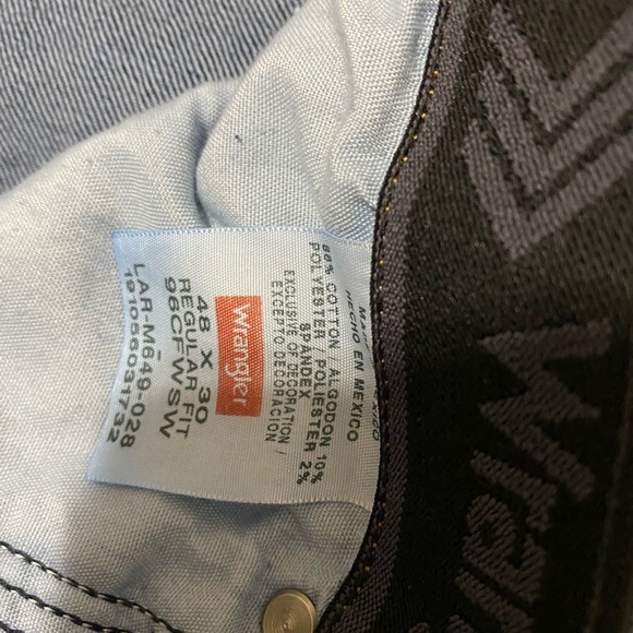 Levi’s - Picture 2 of 2